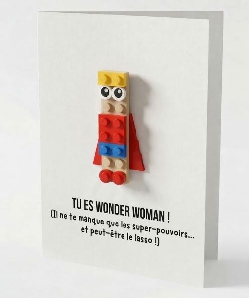 Carte postale Wonder Woman – brique de construction Boutique BRICKS