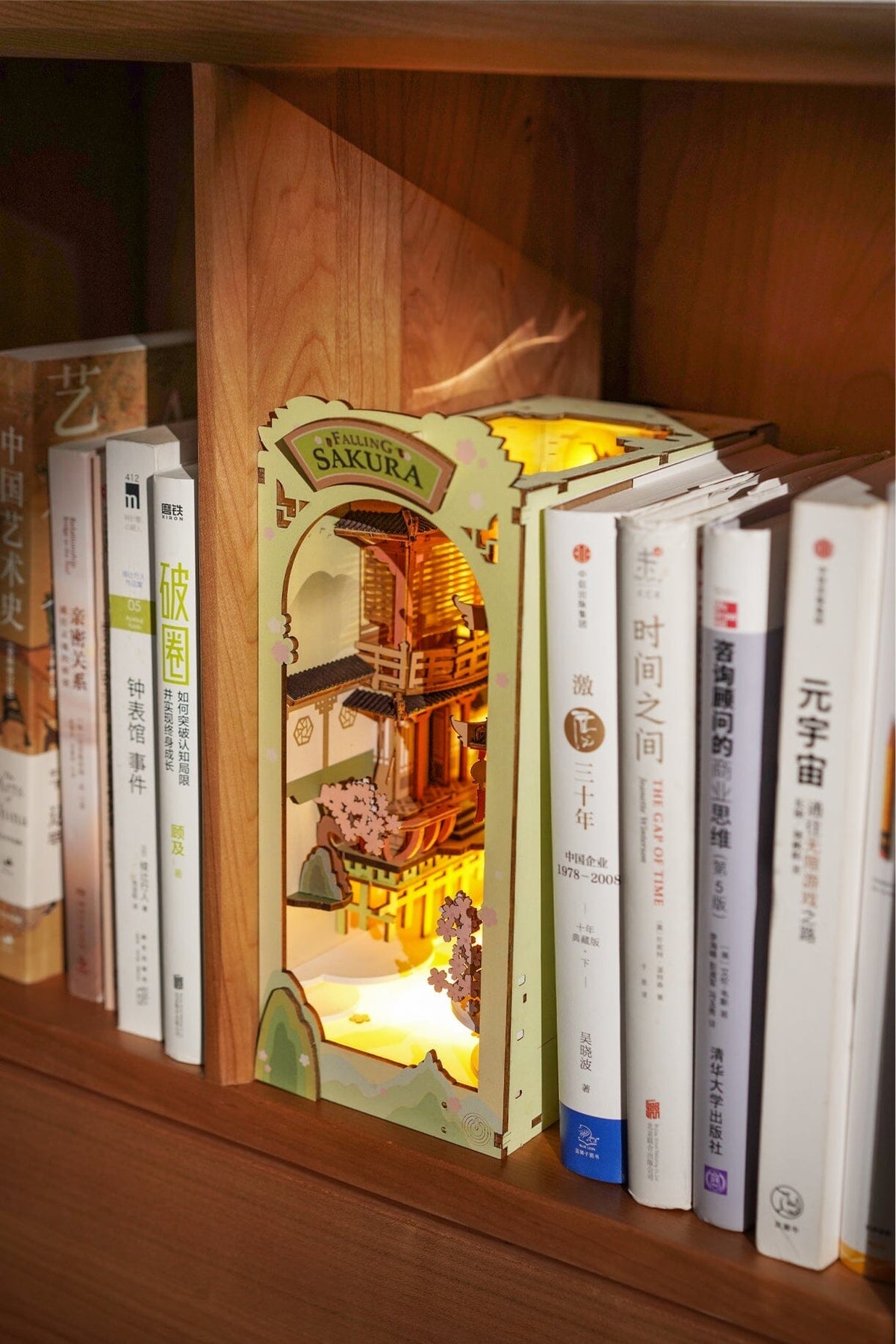 Maquette serre - livres, Falling Sakura - Rolife - Missa Arles